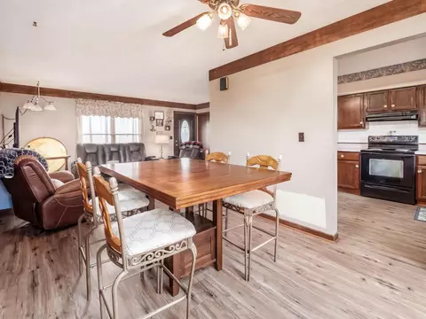 Dining - 1891 Kauffman Rd, Marion, OH 43302 photo 3 of 3