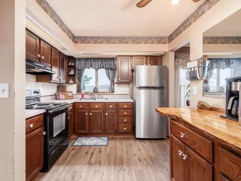 Kitchen - 1891 Kauffman Rd, Marion, OH 43302 photo 2 of 5