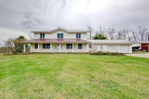 21798 Coshocton Rd, Howard, OH 43028