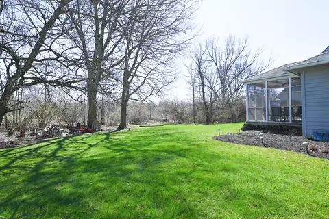 Exterior - 814 Eton St, Marion, OH 43302 photo 18 of 19