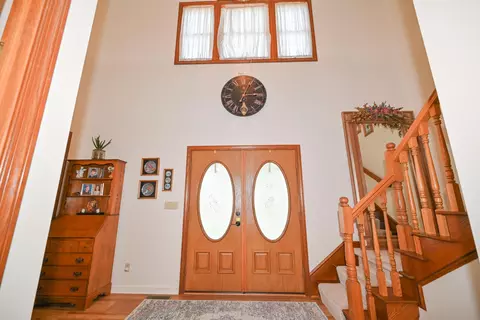 Entry Way - 814 Eton St, Marion, OH 43302 photo 1 of 9