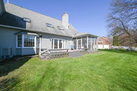 Exterior - 814 Eton St, Marion, OH 43302 photo 10 of 19