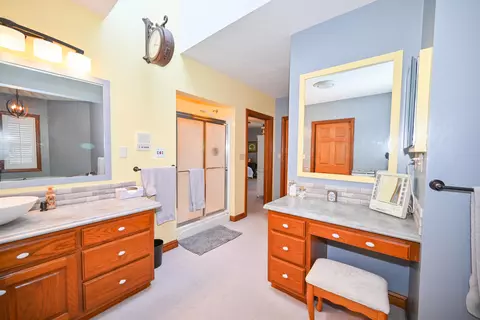 Bath - 814 Eton St, Marion, OH 43302 photo 3 of 6