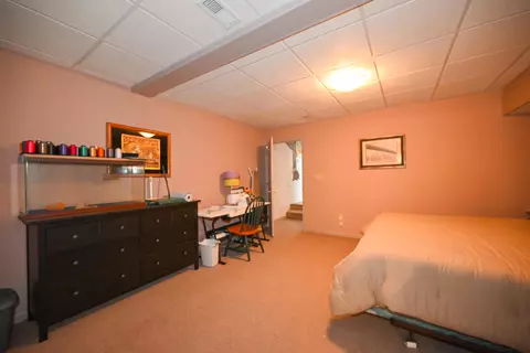 Bedroom - 814 Eton St, Marion, OH 43302 photo 9 of 10