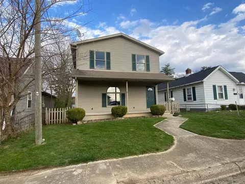 Exterior - 136 Fairview Blvd, Circleville, OH 43113 photo 2 of 13