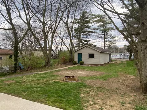 Exterior - 136 Fairview Blvd, Circleville, OH 43113 photo 8 of 13