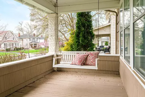 Exterior - 70 E Dunedin Rd, Columbus, OH 43214 photo 6 of 12