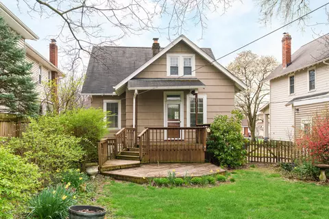Exterior - 70 E Dunedin Rd, Columbus, OH 43214 photo 2 of 12