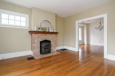 Living - 70 E Dunedin Rd, Columbus, OH 43214 photo 1 of 2