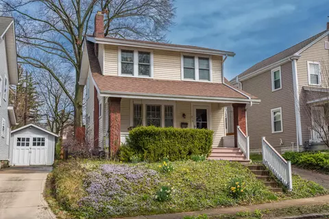 214 E Pacemont Rd, Columbus, OH 43202