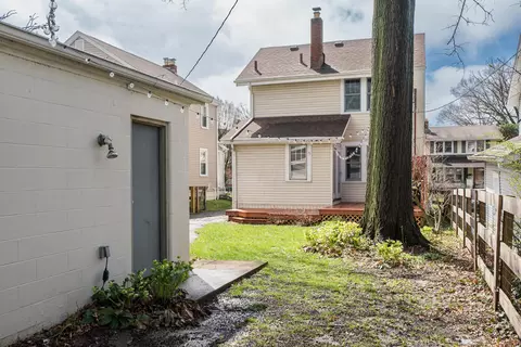 Exterior - 214 E Pacemont Rd, Columbus, OH 43202 photo 4 of 5