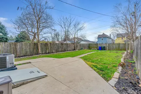 Exterior - 663 E 3rd Ave, Columbus, OH 43201 photo 8 of 13
