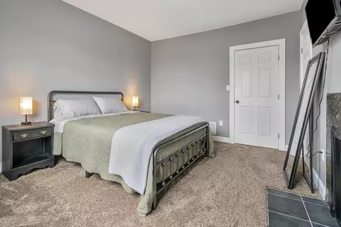 Bedroom - 663 E 3rd Ave, Columbus, OH 43201 photo 2 of 12