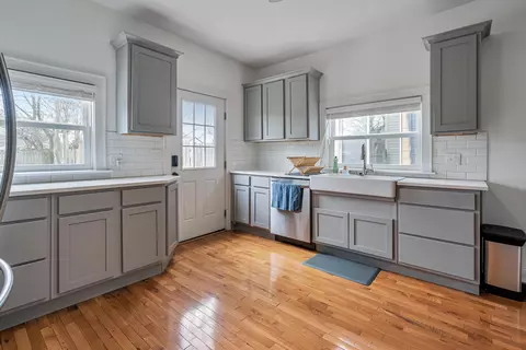 Kitchen - 663 E 3rd Ave, Columbus, OH 43201 photo 2 of 3