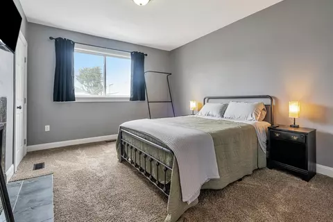 Bedroom - 663 E 3rd Ave, Columbus, OH 43201 photo 1 of 12