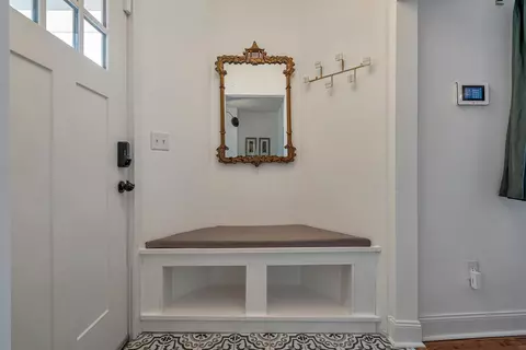 Entry Way - 663 E 3rd Ave, Columbus, OH 43201 photo 2 of 2