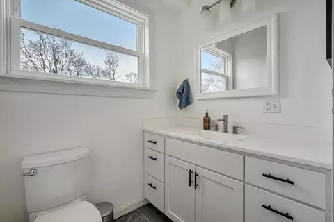 Bath - 663 E 3rd Ave, Columbus, OH 43201 photo 3 of 5