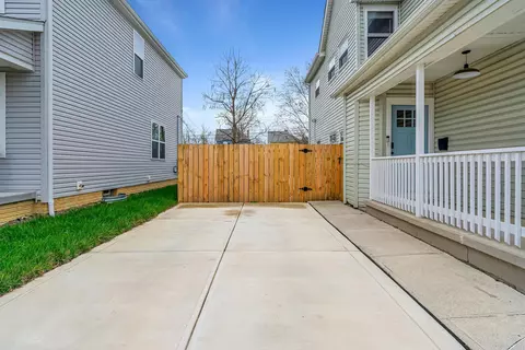 Exterior - 663 E 3rd Ave, Columbus, OH 43201 photo 12 of 13