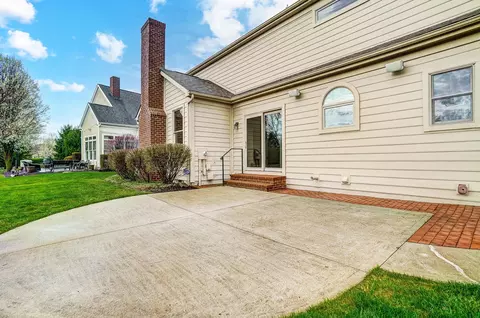 Exterior - 6826 Mcdevitt Dr, Dublin, OH 43017 photo 5 of 10