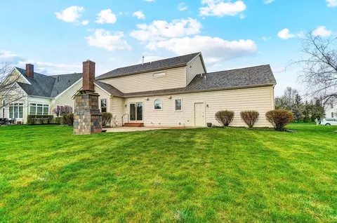 Exterior - 6826 Mcdevitt Dr, Dublin, OH 43017 photo 8 of 10
