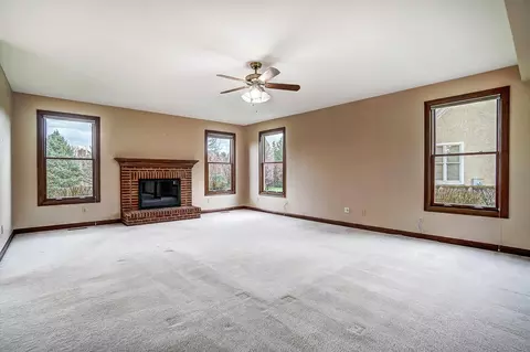 Living - 6826 Mcdevitt Dr, Dublin, OH 43017 photo 2 of 4