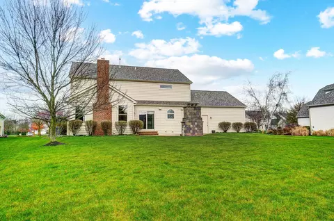 Exterior - 6826 Mcdevitt Dr, Dublin, OH 43017 photo 10 of 10