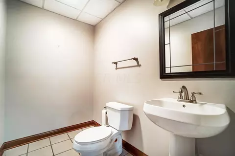 Bath - 6826 Mcdevitt Dr, Dublin, OH 43017 photo 9 of 9