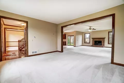 Living - 6826 Mcdevitt Dr, Dublin, OH 43017 photo 1 of 4