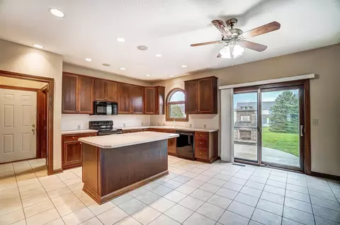 Kitchen - 6826 Mcdevitt Dr, Dublin, OH 43017 photo 1 of 4