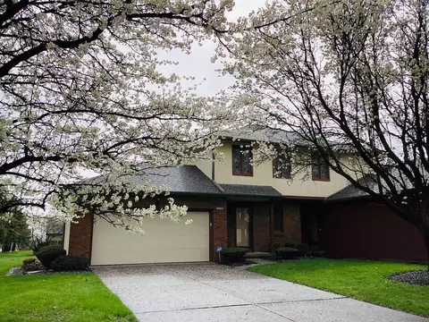 3148 Parkview Dr, Grove City, OH 43123