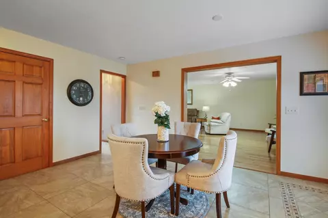 Dining - 3273 Gooding Rd, Marion, OH 43302 photo 3 of 7