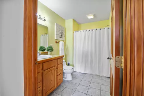 Bath - 3273 Gooding Rd, Marion, OH 43302 photo 6 of 6