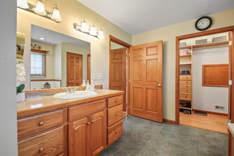 Bath - 3273 Gooding Rd, Marion, OH 43302 photo 4 of 6