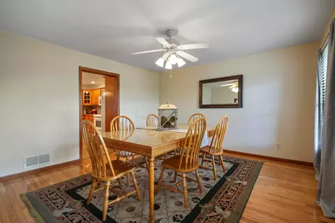 Dining - 3273 Gooding Rd, Marion, OH 43302 photo 6 of 7