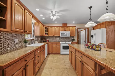 Kitchen - 3273 Gooding Rd, Marion, OH 43302 photo 5 of 6