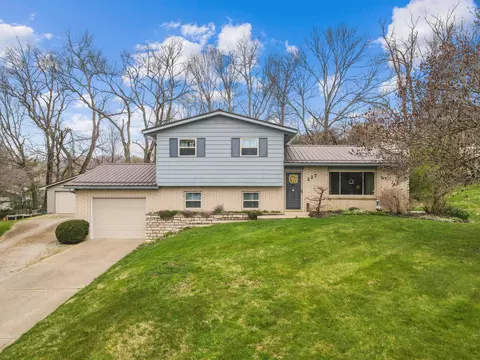 227 Clearview Dr NE, Newark, OH 43055