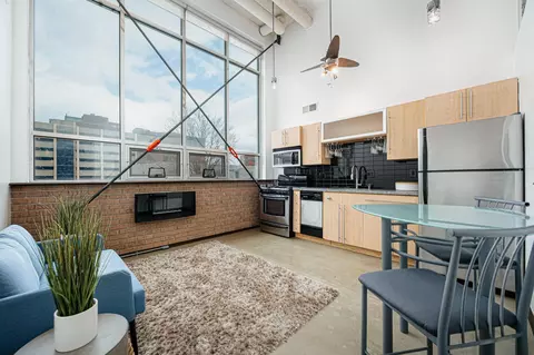 60 E Spring St #205, Columbus, OH 43215