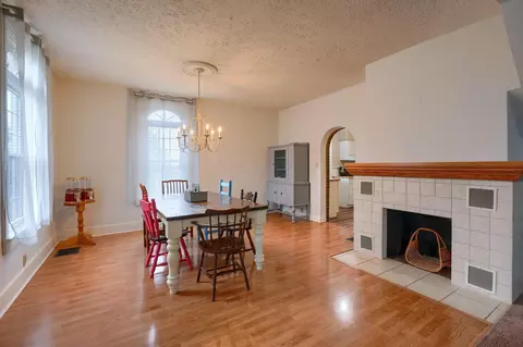 Living - 9155 State Route 188, Circleville, OH 43113 photo 2 of 7
