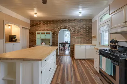 Kitchen - 9155 State Route 188, Circleville, OH 43113 photo 1 of 8