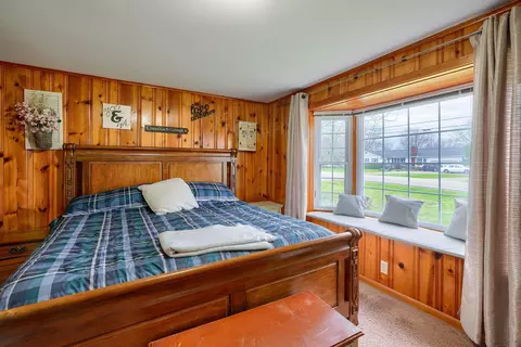Bedroom - 9155 State Route 188, Circleville, OH 43113 photo 2 of 4