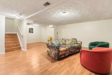 Living - 6885 Vally Down Rd, Dublin, OH 43017 photo 4 of 4