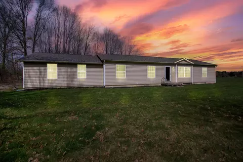 1744 Pleasantville Rd NE, Pleasantville, OH 43148
