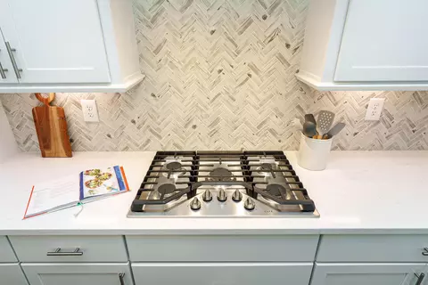 Kitchen - 3243 Scioto Ridge Rd, Dublin, OH 43017 photo 6 of 7