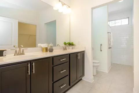 Bath - 3243 Scioto Ridge Rd, Dublin, OH 43017 photo 1 of 3