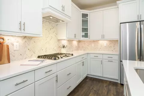 Kitchen - 3243 Scioto Ridge Rd, Dublin, OH 43017 photo 5 of 7