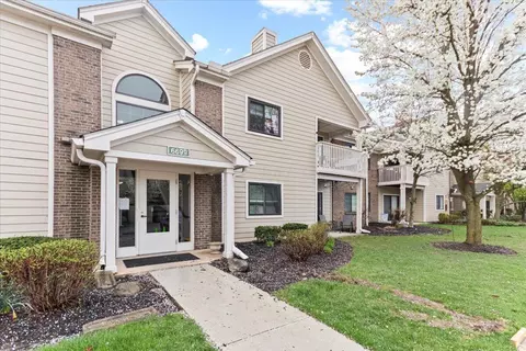 6699 Meadow Creek Dr #206, Columbus, OH 43235