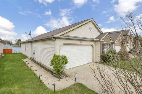 4137 Town Square Dr, Canal Winchester, OH 43110