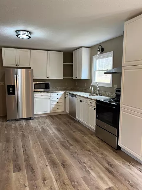 Kitchen - 16970 Harble Griffith Rd, Logan, OH 43138 photo 3 of 4