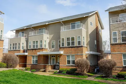 1407 Upper Green Cir, Columbus, OH 43212