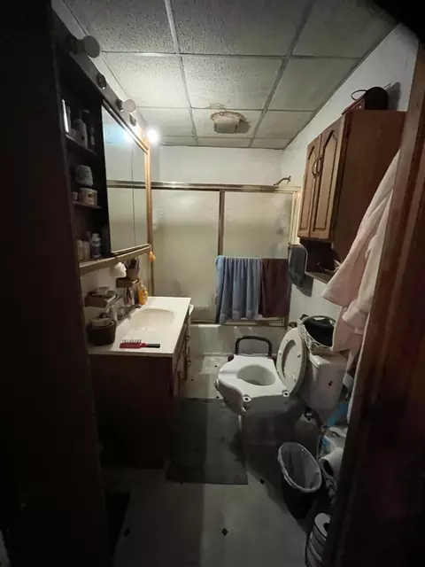 Bath - 495 N Prospect St, Marion, OH 43302 photo 1 of 2